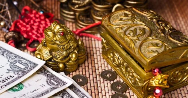 Talismans to attract money to your wallet. 