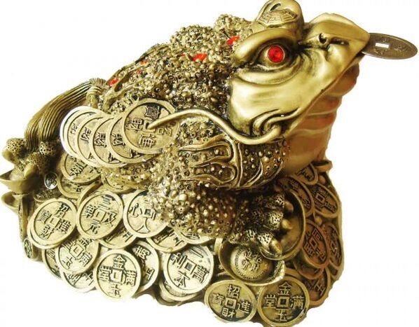 A three-legged toad will attract stable wealth and good luck to your home.