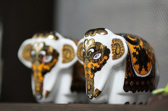 The statuette in the form of an elephant brings good luck in the race